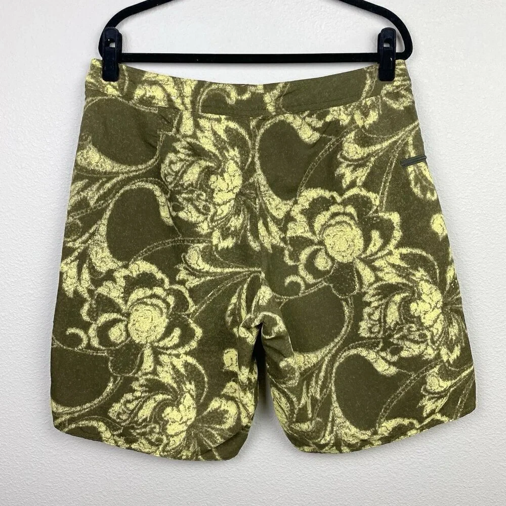 Patagonia Men's 36 Swim Trunks Shorts Green Brown Floral Tropical Vacation Beach